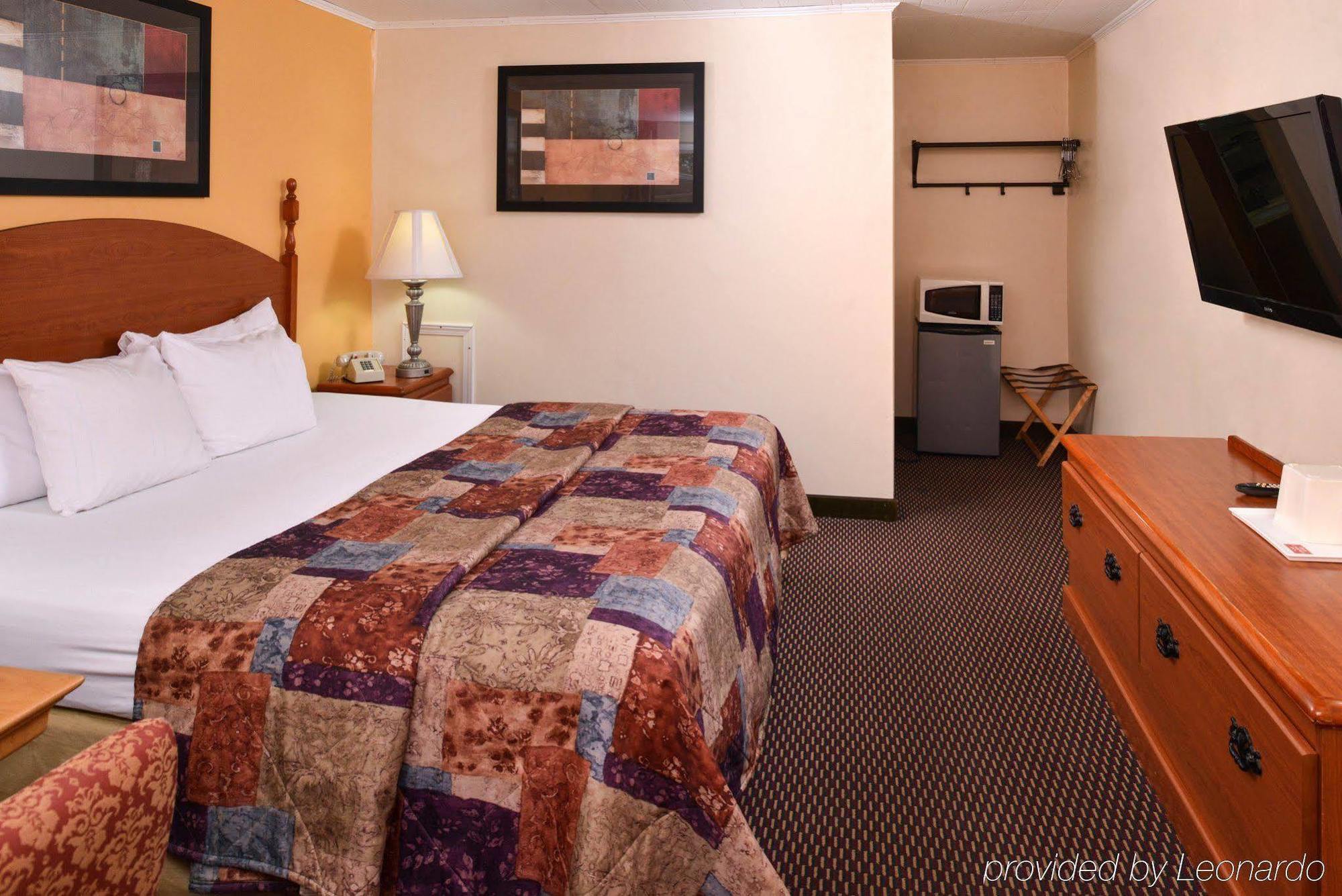 Red Carpet Motel 2*